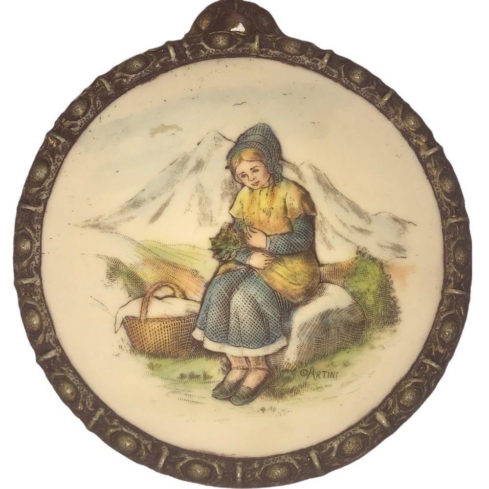 Artini Sculptured Engraving Vintage 4 Dimensions 6” Round Wall Hanging Decor